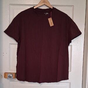 NATURAL LIFE Short Sleeve Crew Tee in Deep Wine